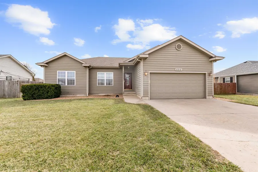 656 Joanie Ln, Salina, KS 67401 - #3