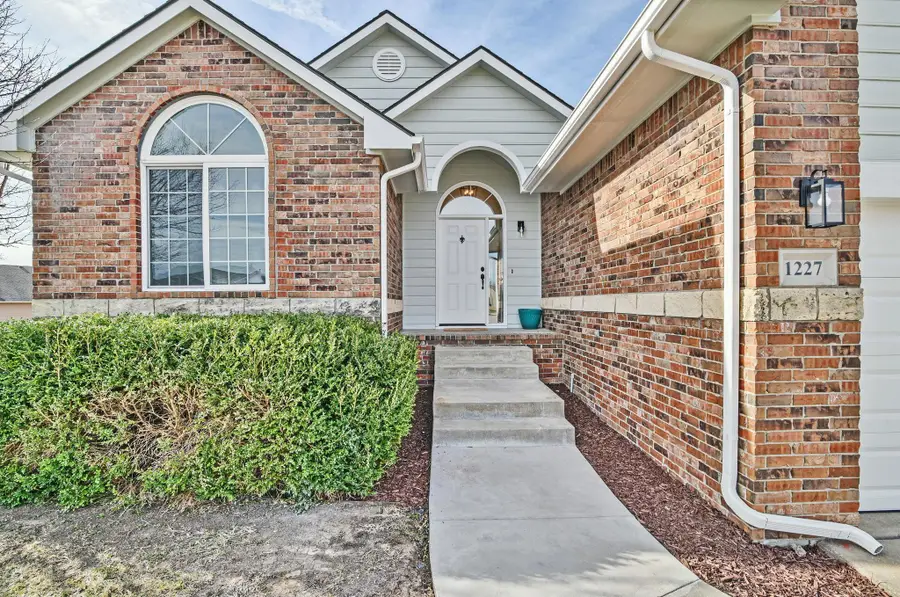 1227 S Horseback Ct, Wichita, KS 67230 - #2