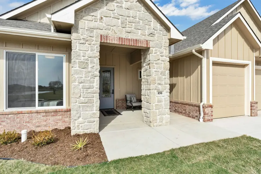 850 N Thornton Ct, Wichita, KS 67235 - #3