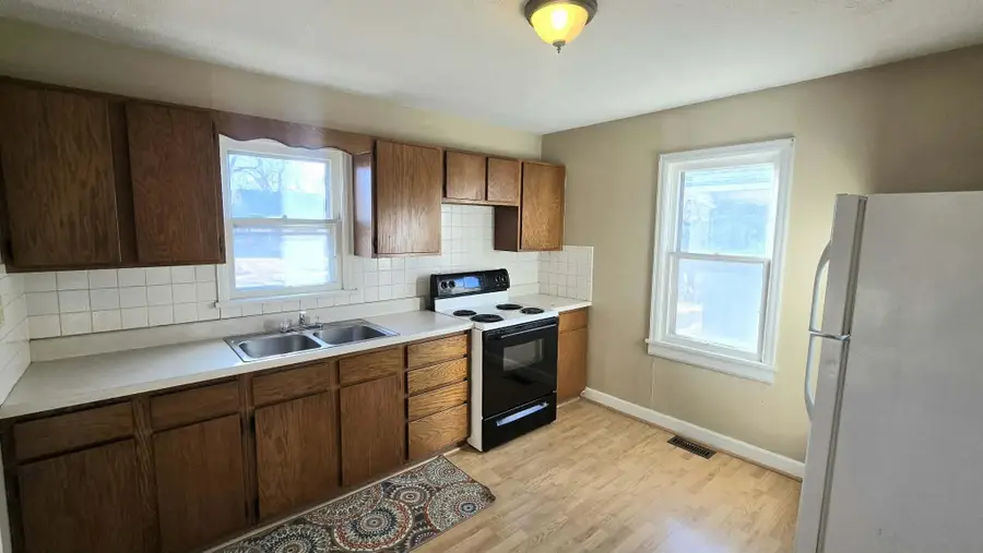 1009 N 11th St., Salina, KS 67401 - #3