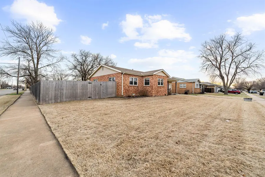 744 Carl Ave, Salina, KS 67401 - #3