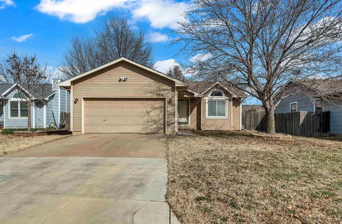 226 W Rosewood Ln, Derby, KS 67037 - #1