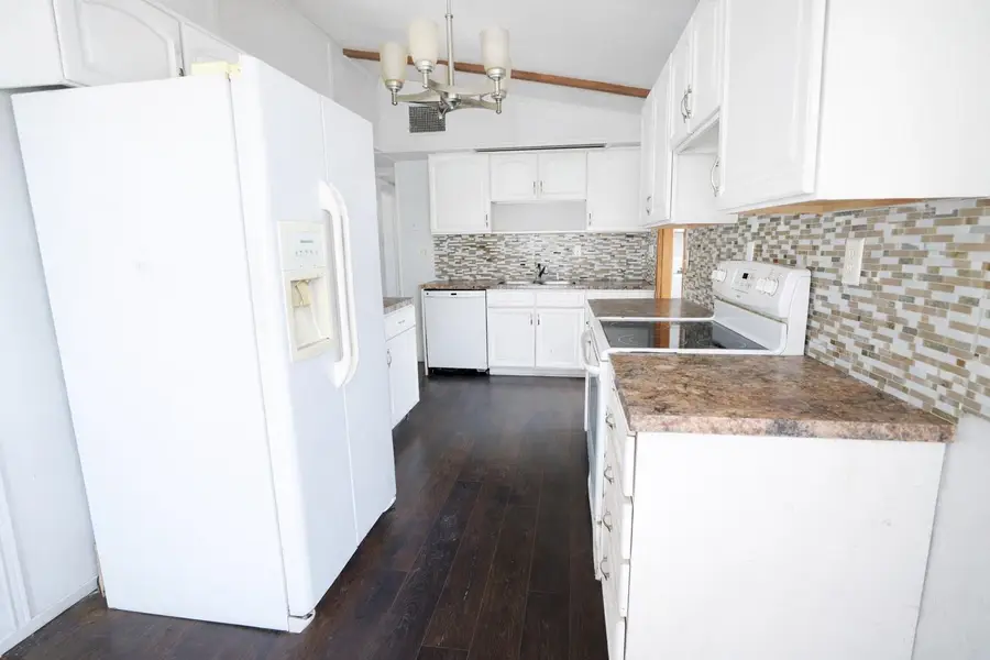 115 Windward Ct, Newton, KS 67114 - #3