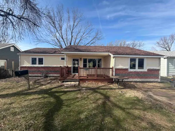 433 N Colby Ave, Valley Center, KS 67147