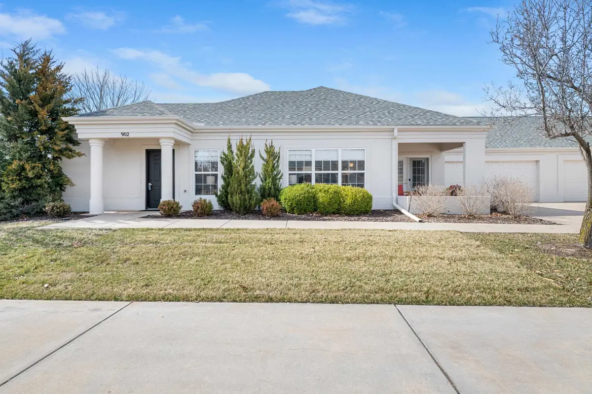 9400 E Wilson Estates Pkwy Apt 902, Wichita, KS 67206 - #1