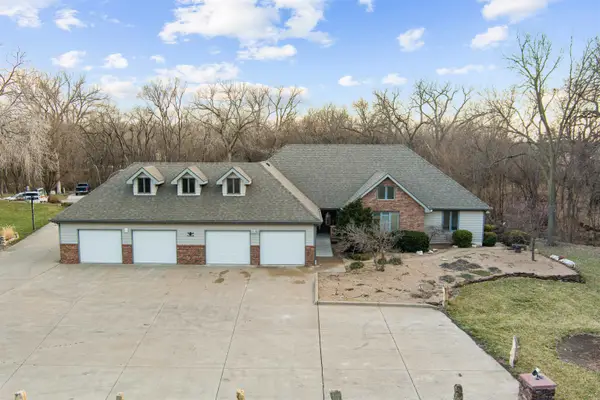 2000 Ridgeview Rd, Salina, KS 67401