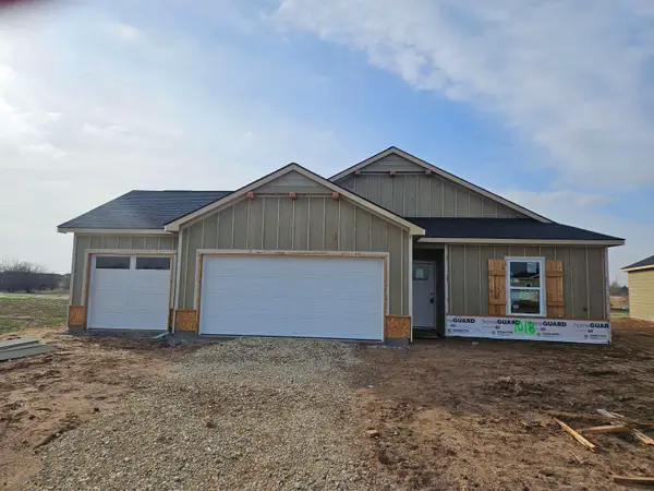 1018 N Forestview Ct, Wichita, KS 67235