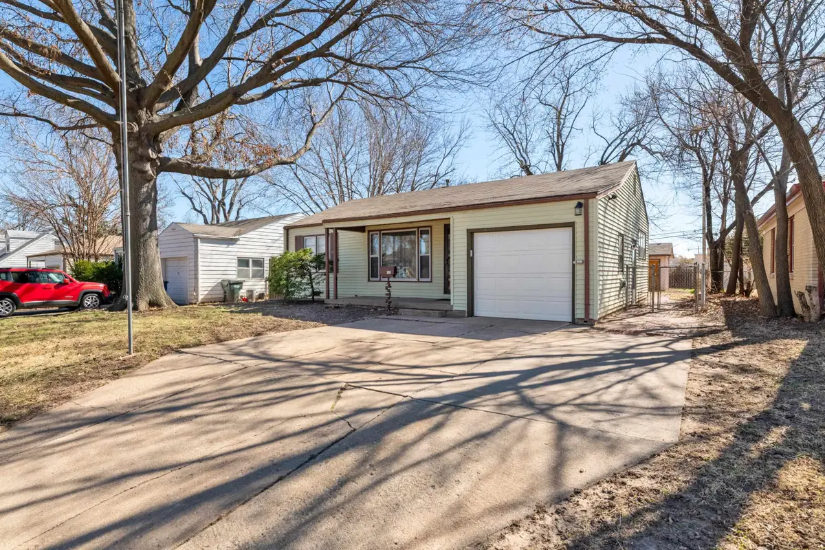 3801 E Grail Ave, Wichita, KS 67218 - #1