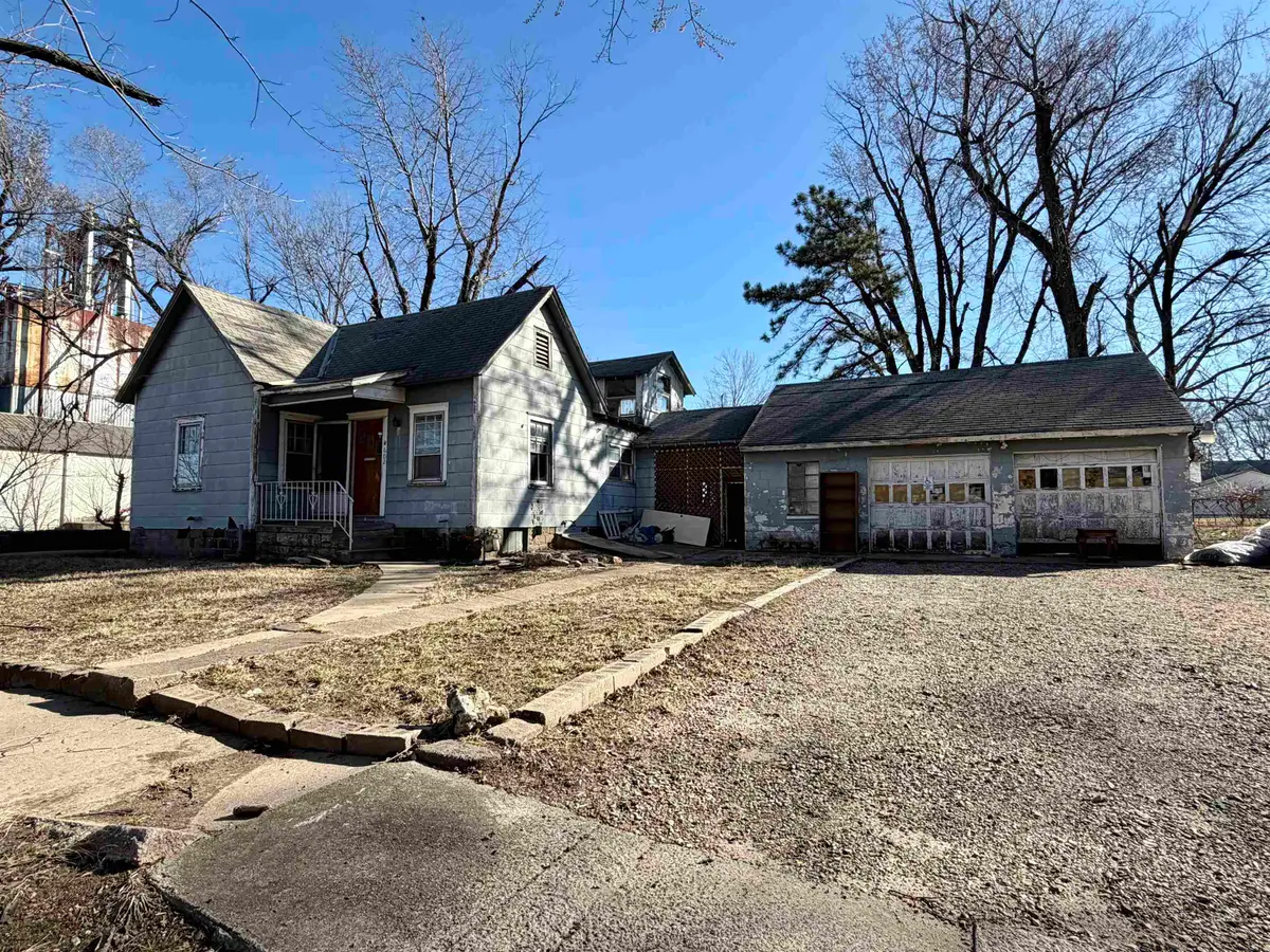 602 Menor, Winfield, KS 67156 - #1