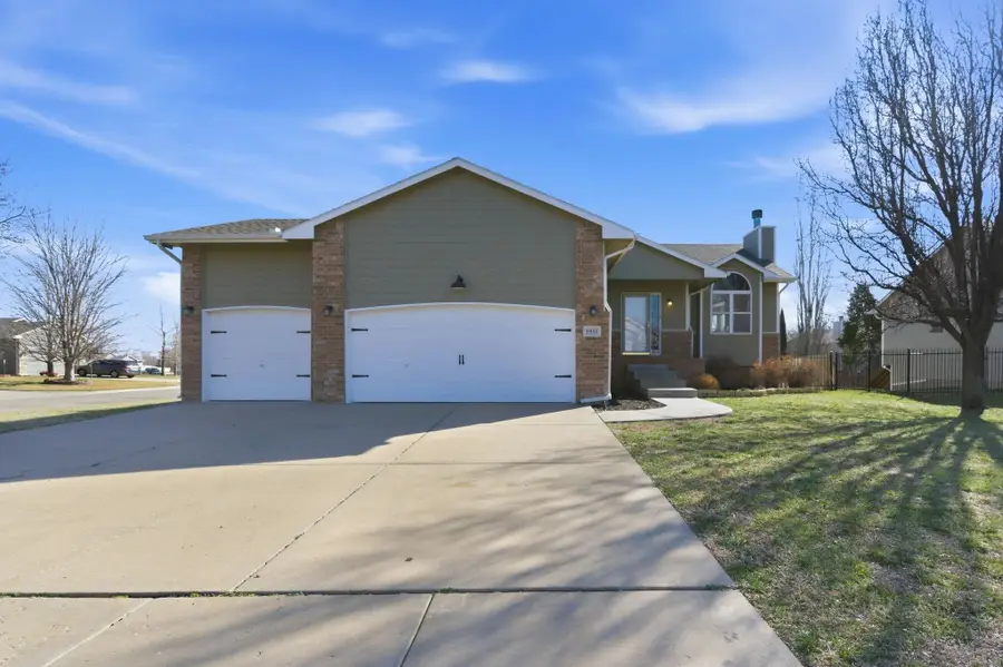 1931 N Beretta Ct, Andover, KS 67002 - #2