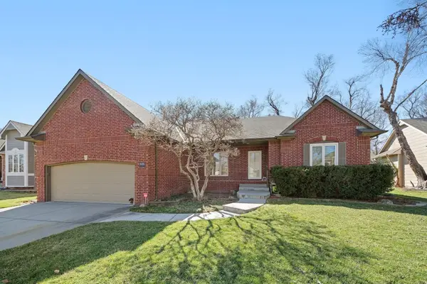 3131 N Forest Lakes Ct, Wichita, KS 67205-1905