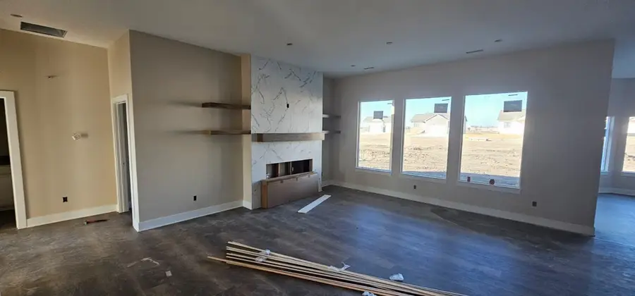 1530 E Appleton St, Valley Center, KS 67147 - #2