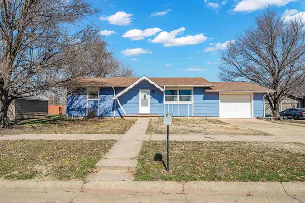 212 W 9th St, Harper, KS 67058