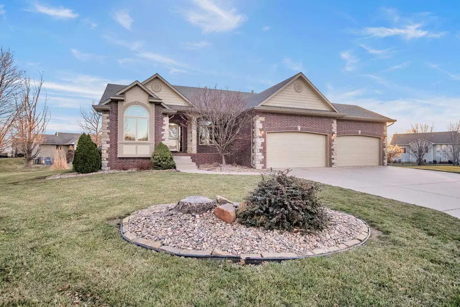 611 Autumn Glen Ct, Newton, KS 67114 - #2