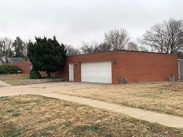 102 Cherry, Minneapolis, KS 67467 - #3