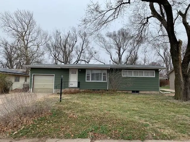1004 S Plum St, Newton, KS 67114 - #1