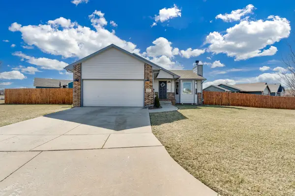6951 N Grove St, Park City, KS 67219