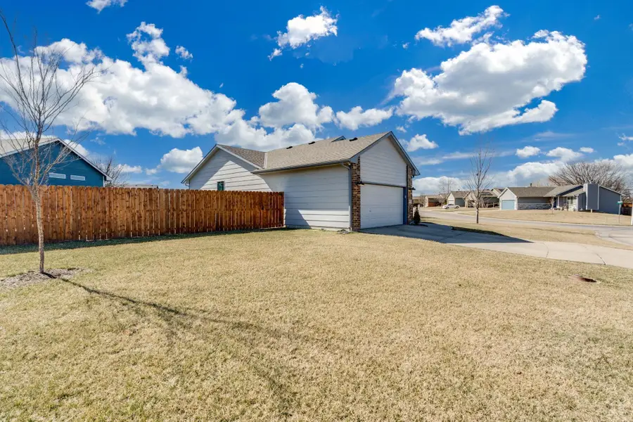 6951 N Grove St, Park City, KS 67219 - #2