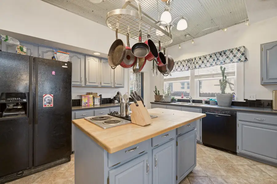 250 N Bluff Ave, Wichita, KS 67208 - #2