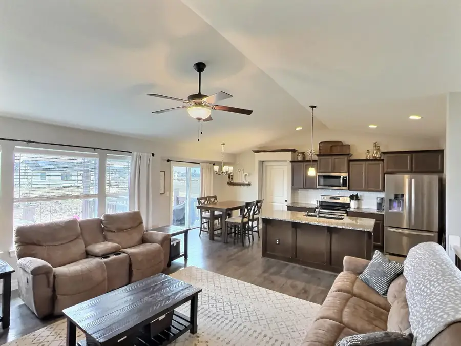 2021 Chestnut St, Newton, KS 67114 - #2