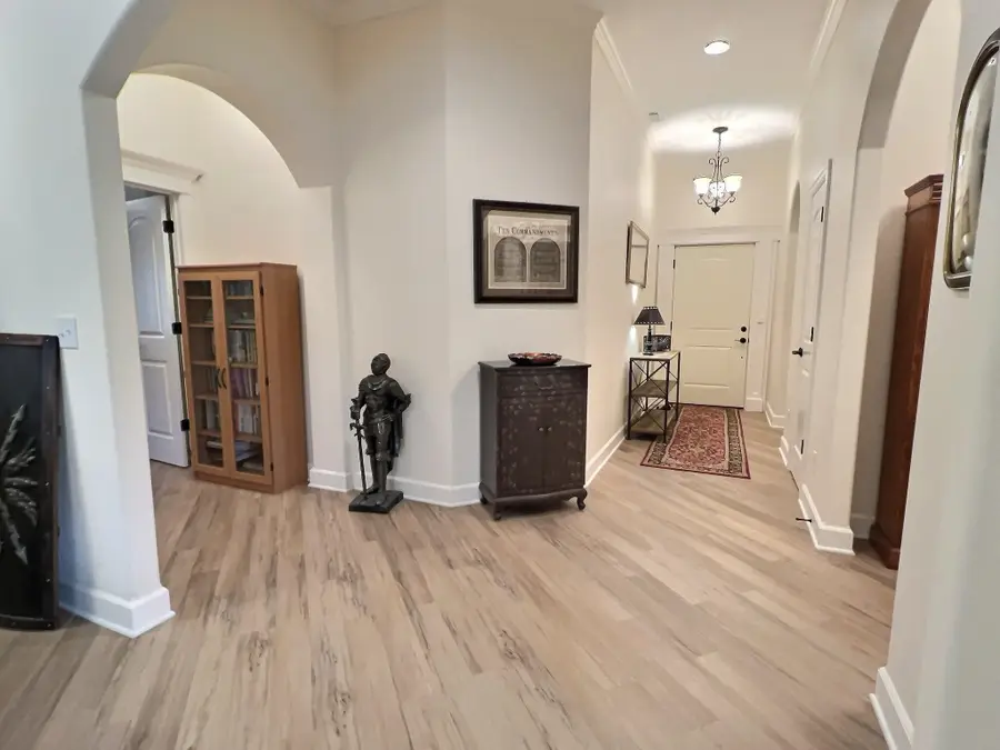 5095 N Remington St, Bel Aire, KS 67226 - #2