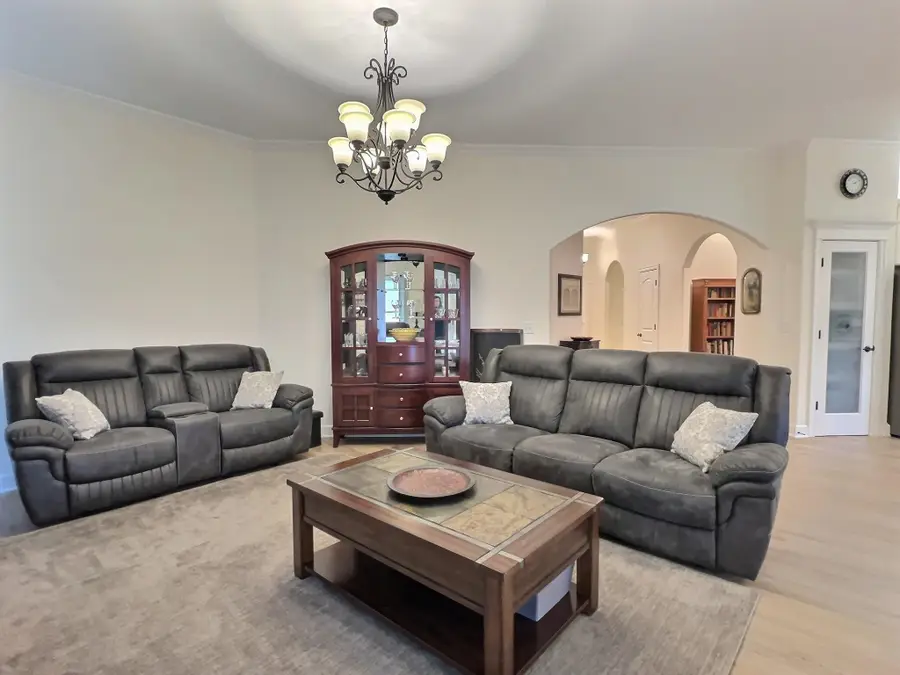 5095 N Remington St, Bel Aire, KS 67226 - #3