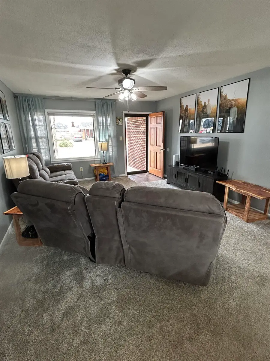 225 Filmore St, Mulvane, KS 67110 - #3