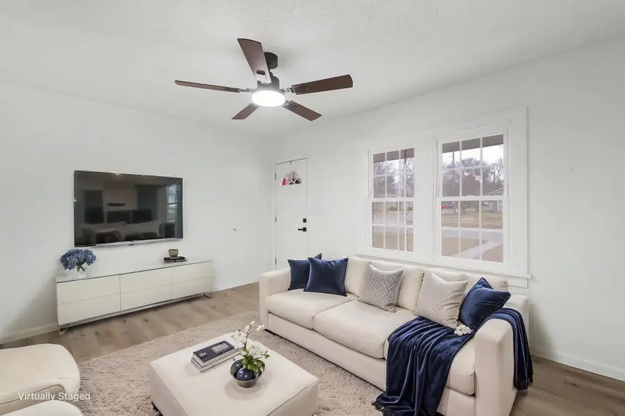 721 W 5th St, Newton, KS 67114 - #2