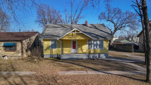920 S 2nd St, Arkansas City, KS 67005