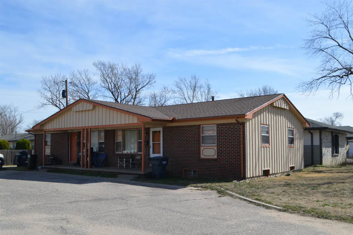 1212 N Richmond Cir, Wichita, KS 67203 - #1