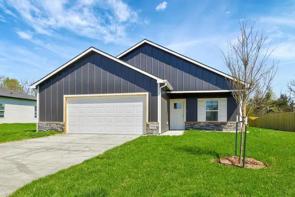 2880 S Maize Ct, Wichita, KS 67215