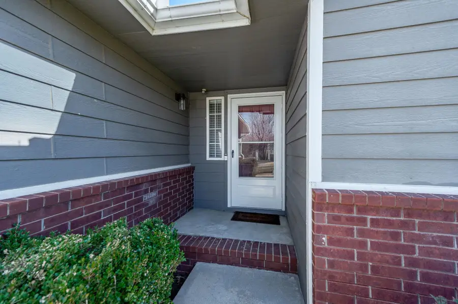 1616 N Redbarn St, Wichita, KS 67212 - #2