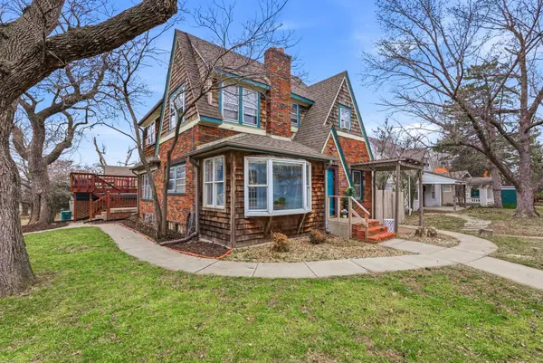 1001 N Yale Ave, Wichita, KS 67208