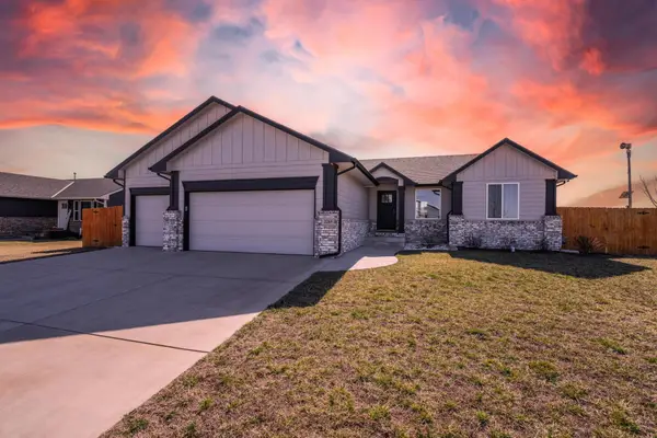 2203 E Watercress St, Andover, KS 67002