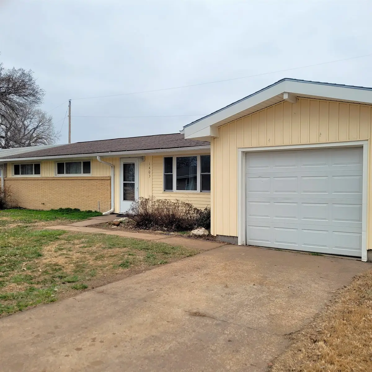 1403 Brittany St, Salina, KS 67401 - #1
