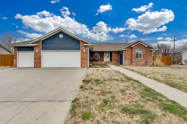1306 E 28th Ave, Hutchinson, KS 67502