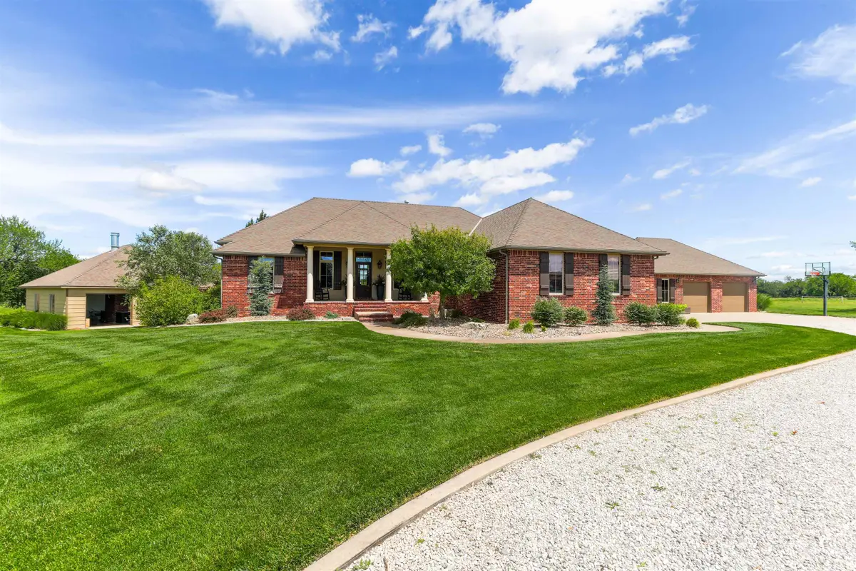 2630 S Brookmeadow Dr, Garden Plain, KS 67050 - #1