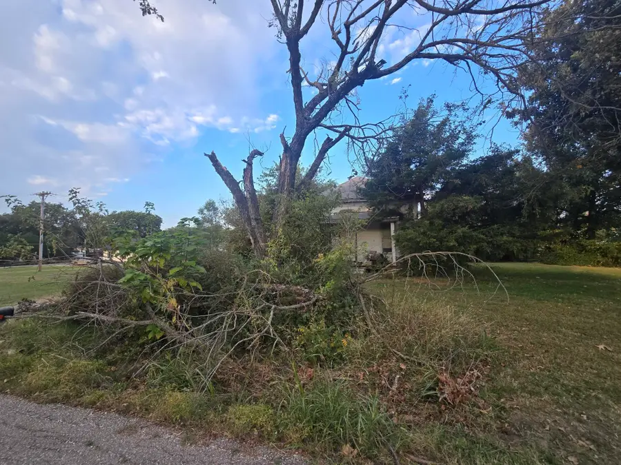 439 Stevens St, Winfield, KS 67156 - #3