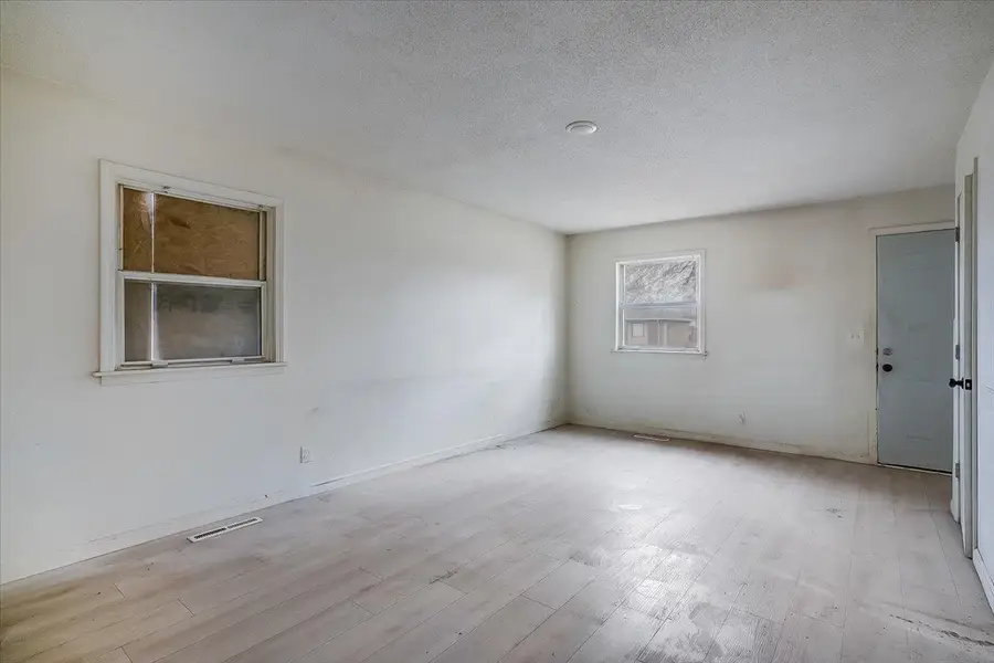 1502 E Catalina St, Wichita, KS 67216 - #2