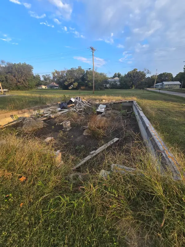 Lot 12 Simpson, Winfield, KS 67156