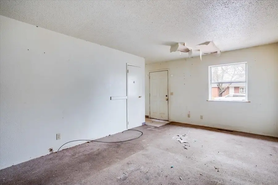 1507 E Del Mar St, Wichita, KS 67216 - #2