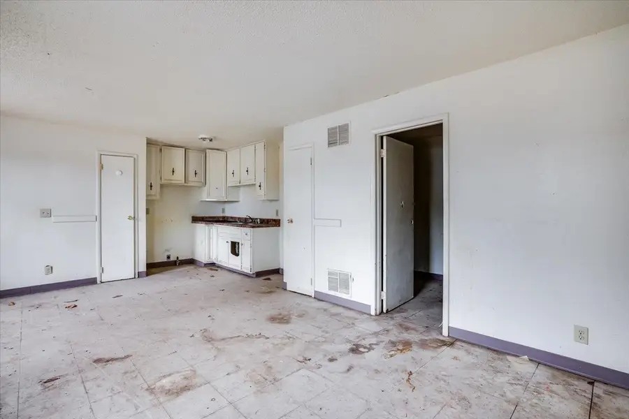 1507 E Del Mar St, Wichita, KS 67216 - #3