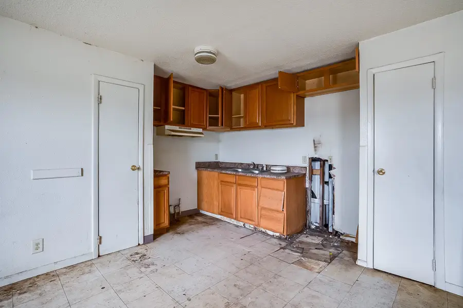 1613 E Catalina St, Wichita, KS 67216 - #2