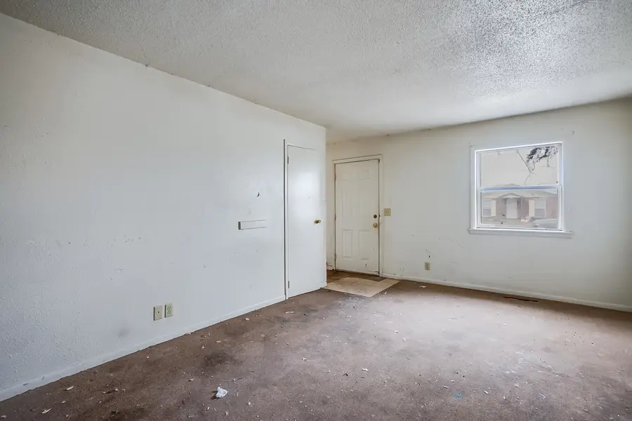 1613 E Catalina St, Wichita, KS 67216 - #3