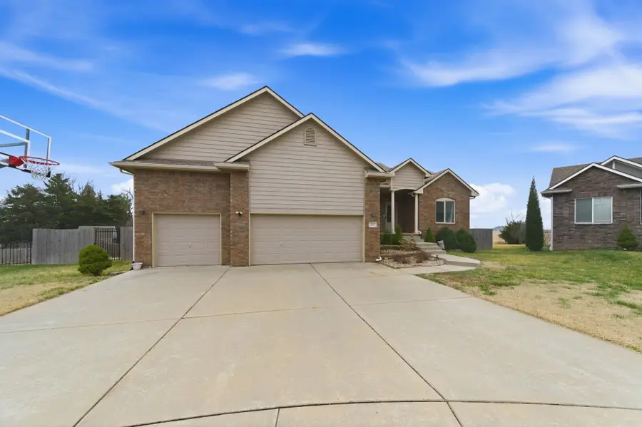 2801 N Emerson Cir., Derby, KS 67037 - #2