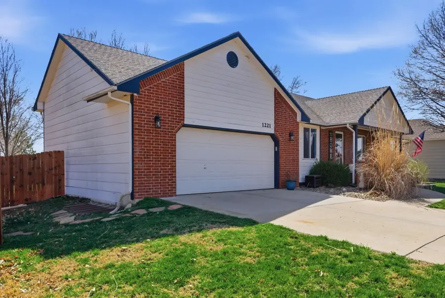 1221 E Rainbow, Towanda, KS 67144 - #2