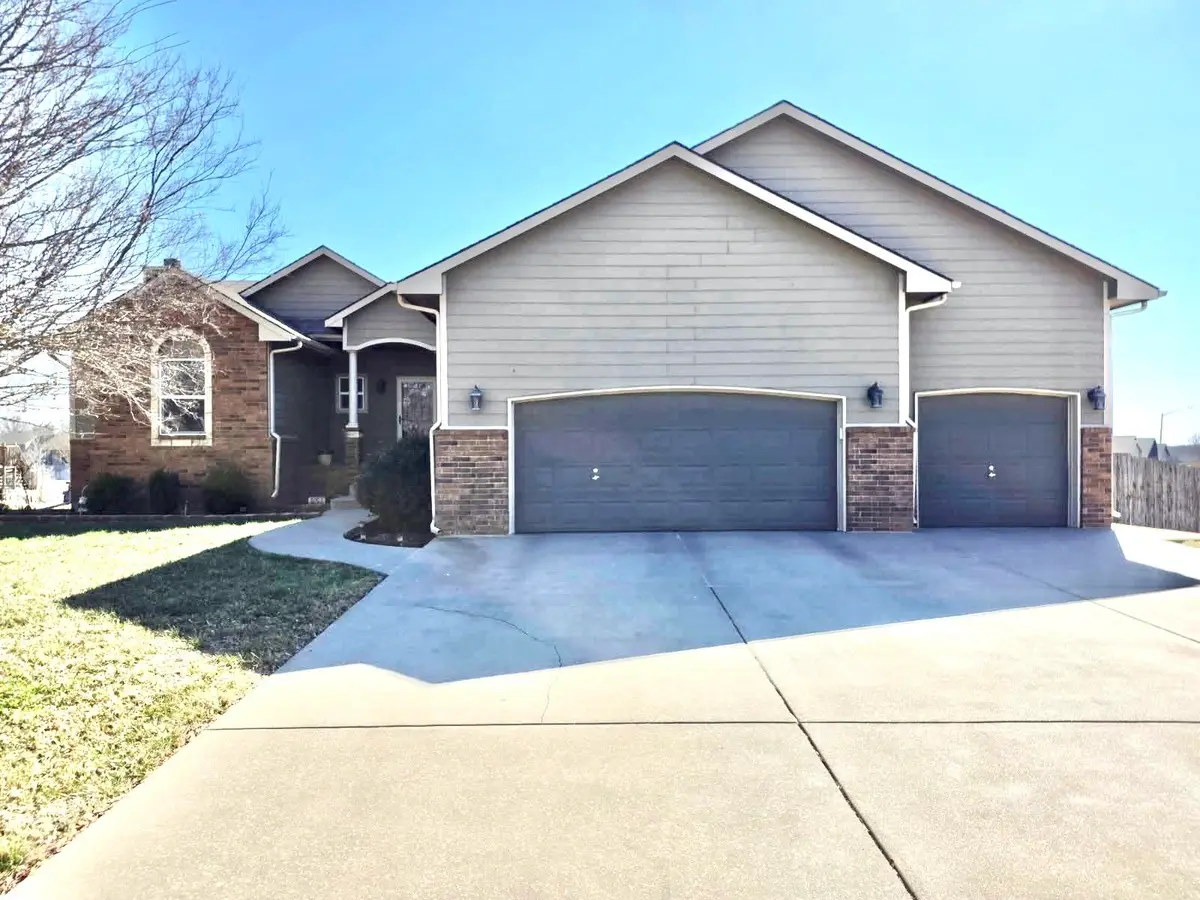 1085 E Splitwood Way Ct, Derby, KS 67037 - #1