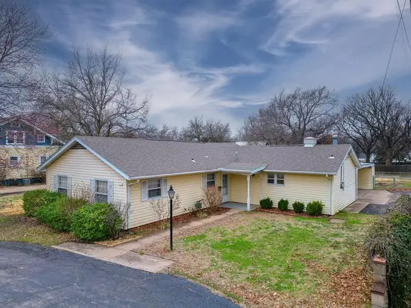 1115 Mound St, Winfield, KS 67156