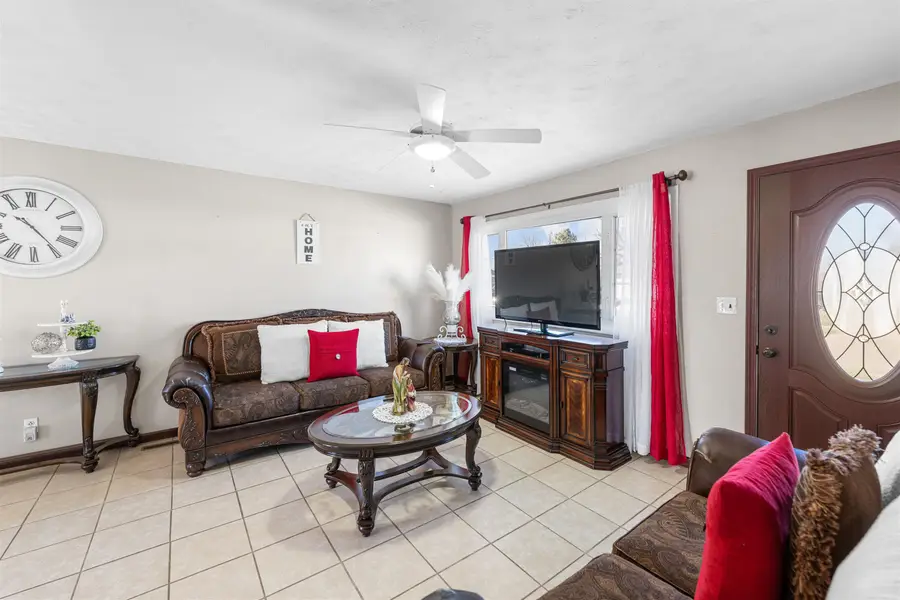 1107 Harold Ave, Salina, KS 67401 - #3