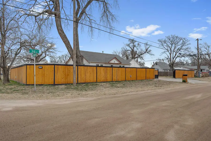 400 N Baehr St, Wichita, KS 67212 - #2